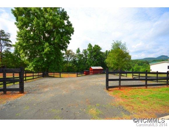 723 Smith Road Columbus, NC 28722 - Photo 5 of 24