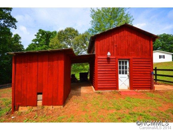 723 Smith Road Columbus, NC 28722 - Photo 6 of 24