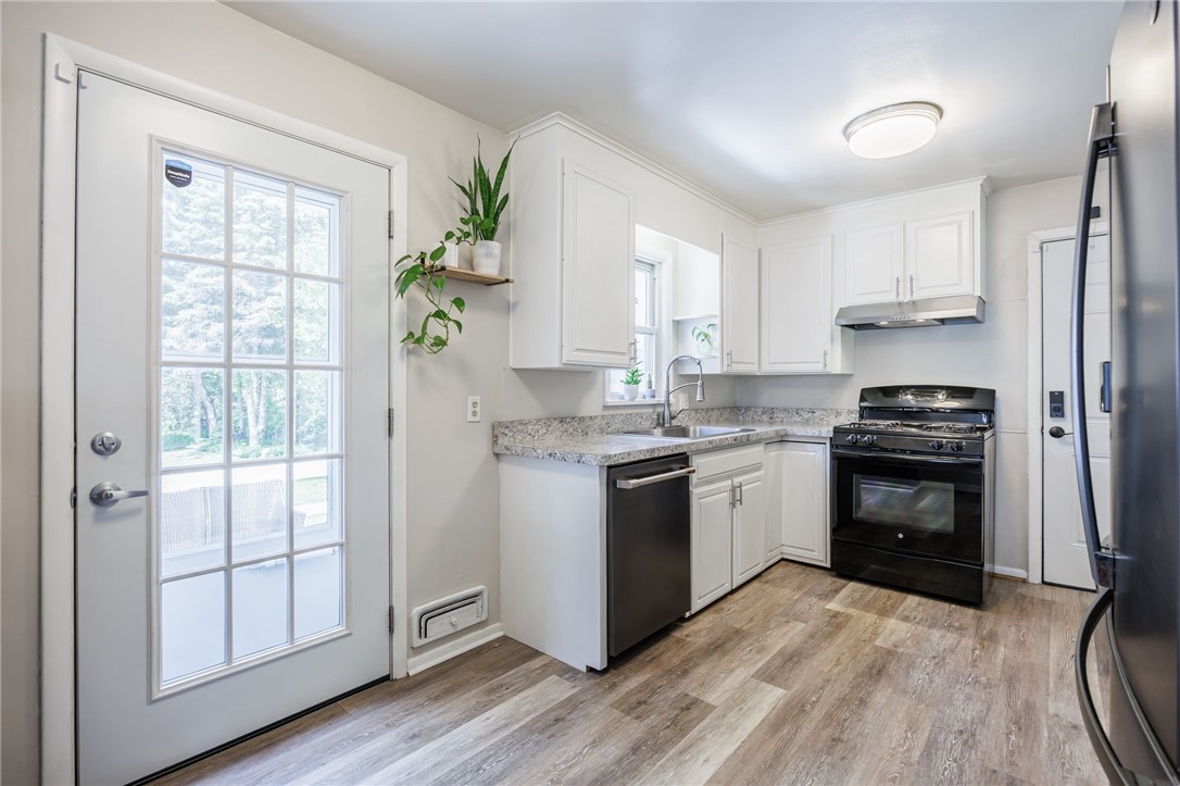 130 Avondale Road Irondequoit, NY 14622 - Photo 4 of 18