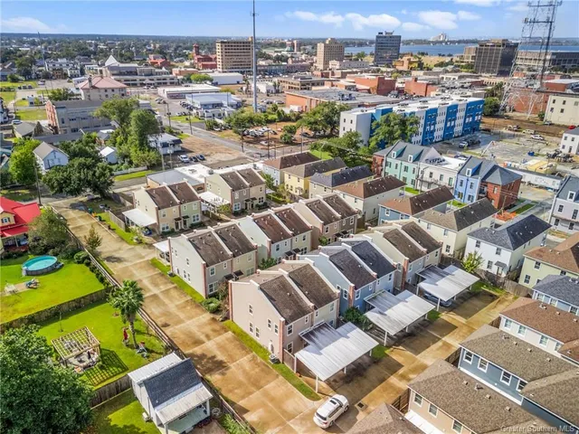 $207,500 | 515 Division Street, Unit 5, Lake Charles, LA 70601