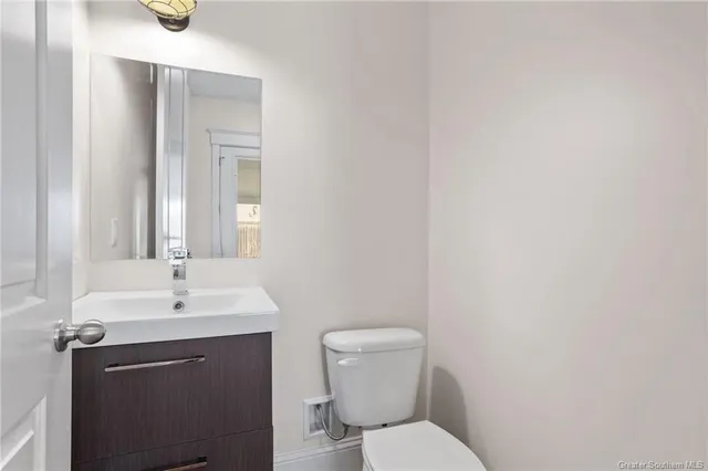 $207,500 | 515 Division Street, Unit 5, Lake Charles, LA 70601