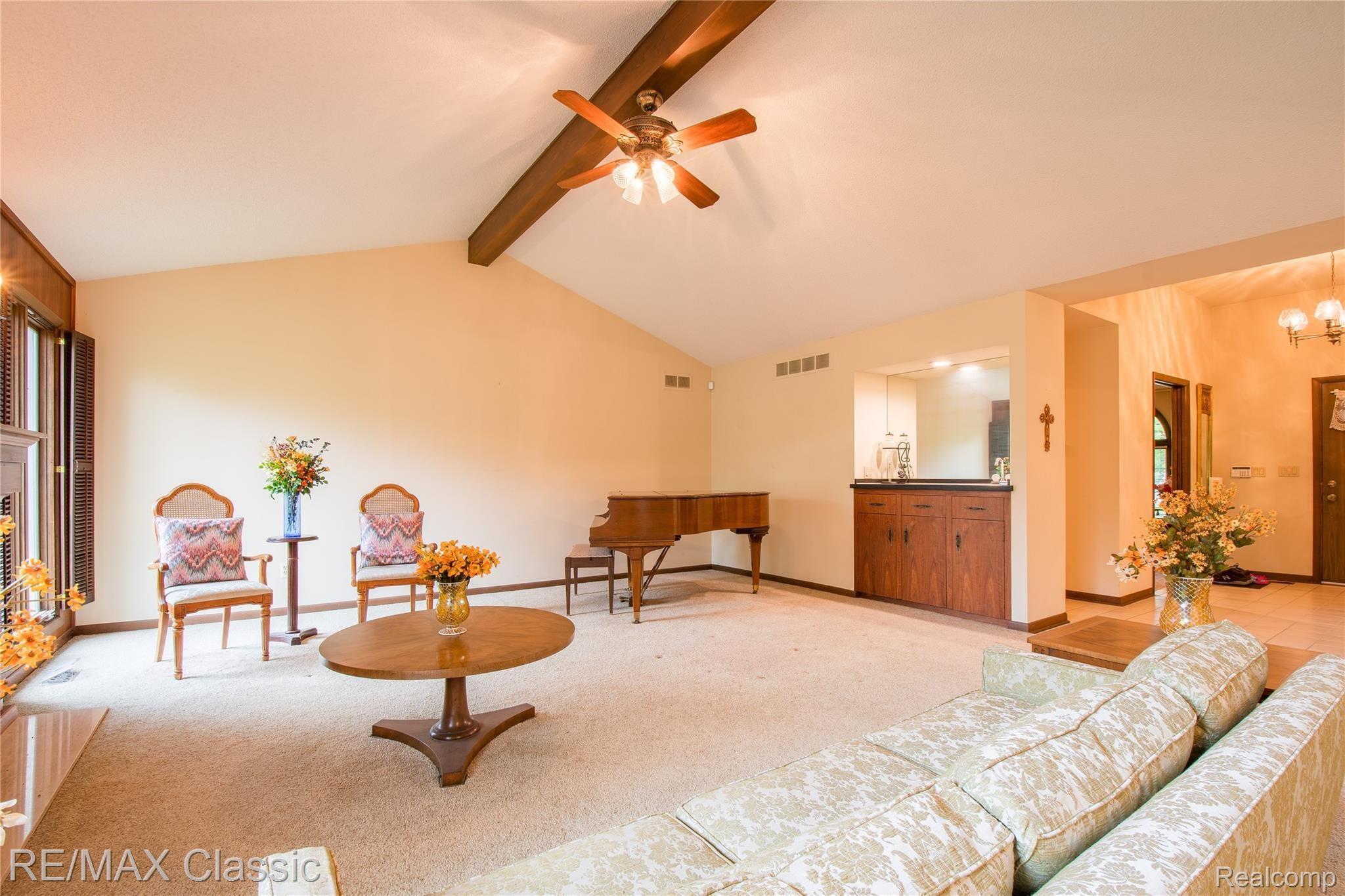 30989 Country Ridge Circle Farmington, MI 48331 - Photo 7 of 50 30898 Country Ridge HDR41.jpg