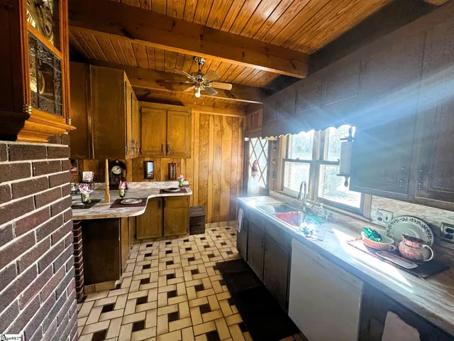 $725,000 | 550 Pine Mountain Road, Tamassee, SC 29686