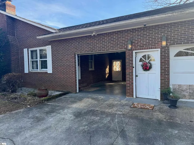 $725,000 | 550 Pine Mountain Road, Tamassee, SC 29686