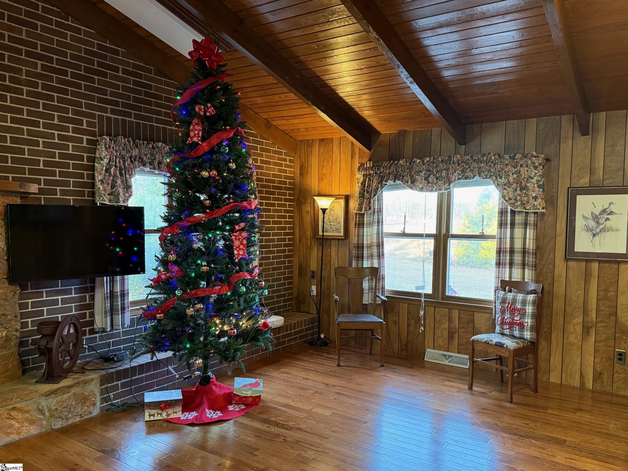 550 Pine Mountain Road Tamassee, SC 29686 - Photo 2 of 34