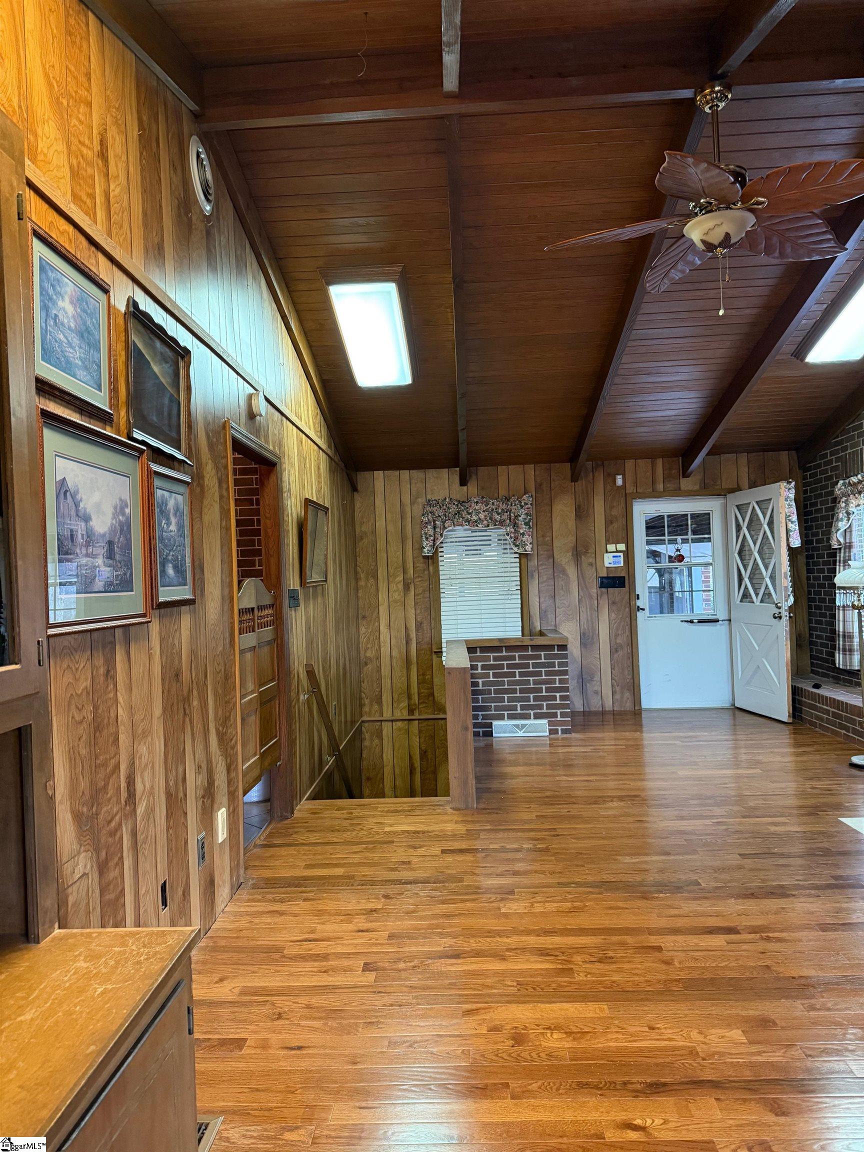 550 Pine Mountain Road Tamassee, SC 29686 - Photo 5 of 34