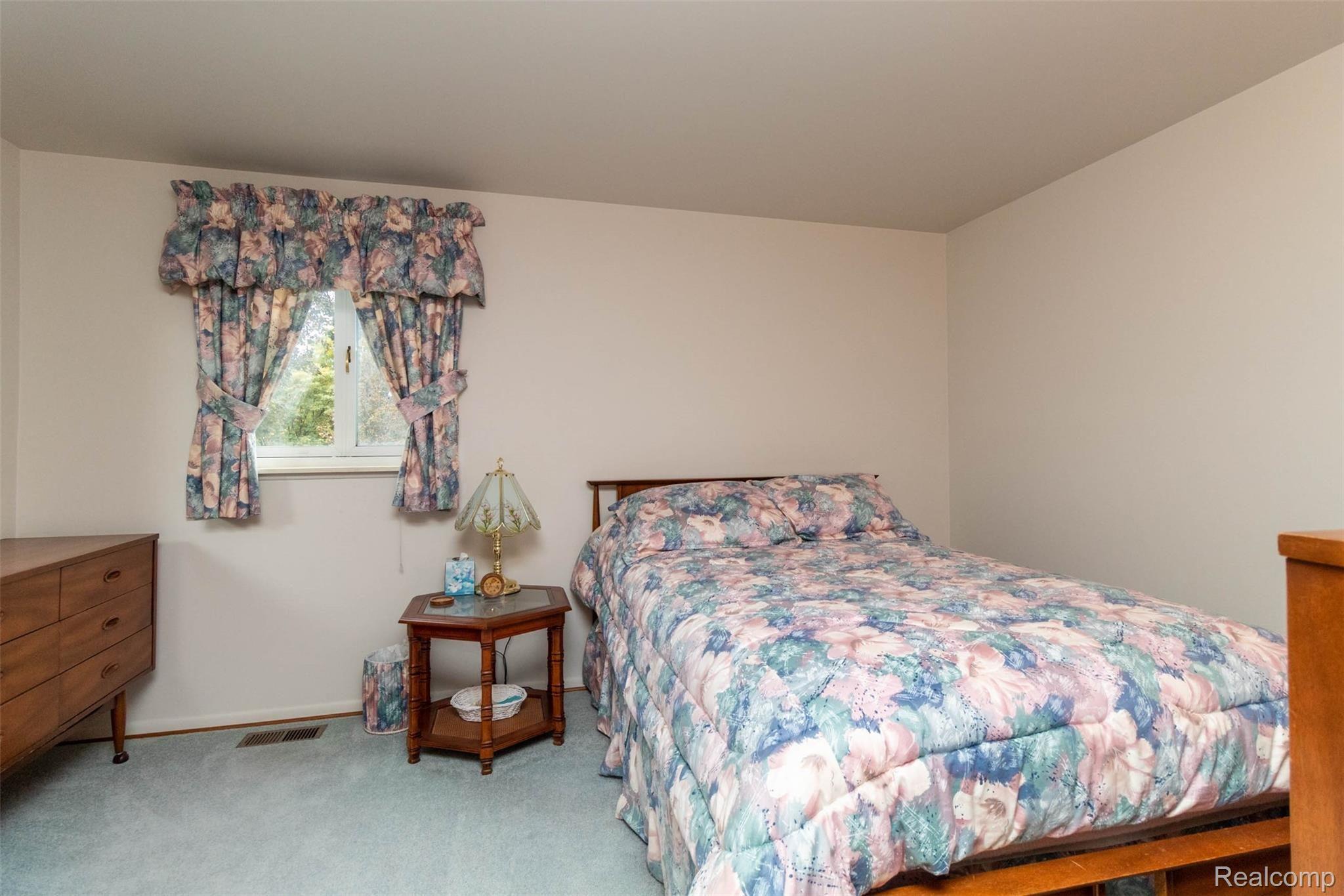 36356 Curtis Road Livonia, MI 48152 - Photo 24 of 39 124.jpg