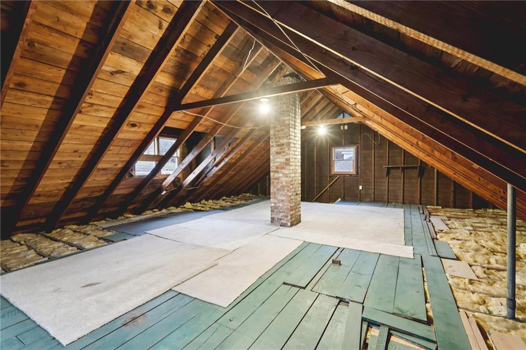 380 James Street Springdale, PA 15144 - Photo 25 of 34 a view of an empty room