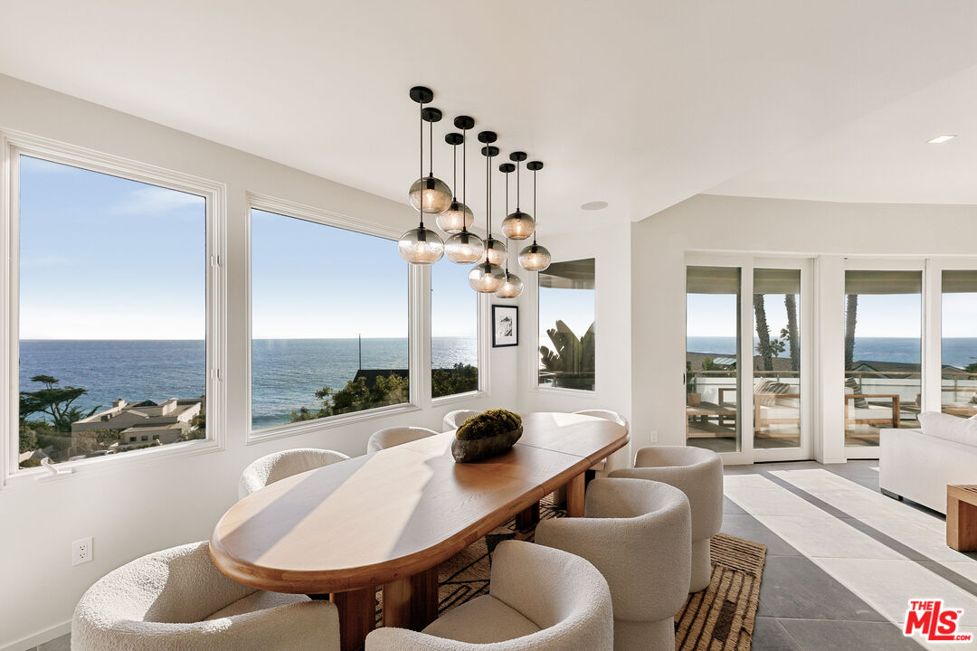 31558 Victoria Point Road Malibu, CA 90265 - Photo 17 of 55