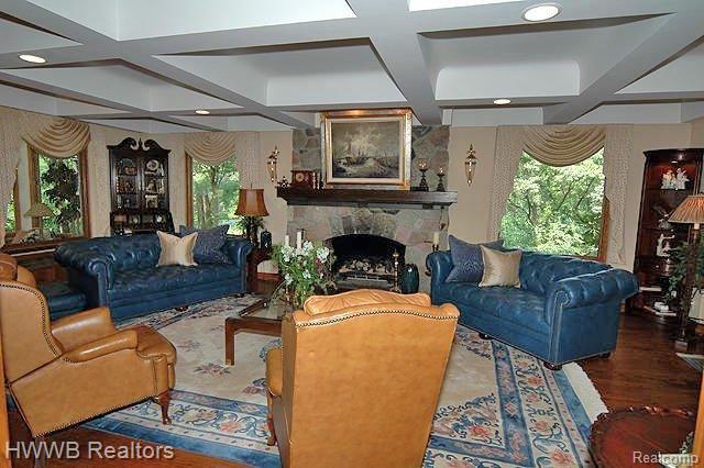 32023 Mountain View Road Franklin, MI 48025 - Photo 7 of 25 Living Room.JPG