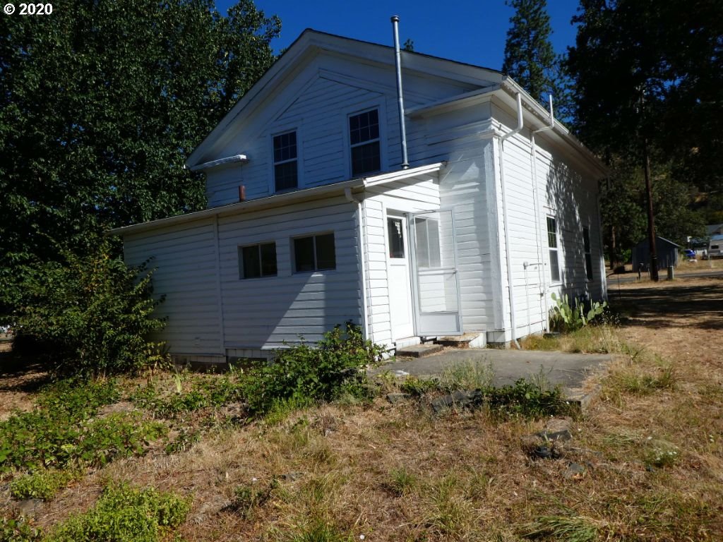 811 North Bank Road Roseburg, OR 97470 - Photo 22 of 32 Gallery Image 22