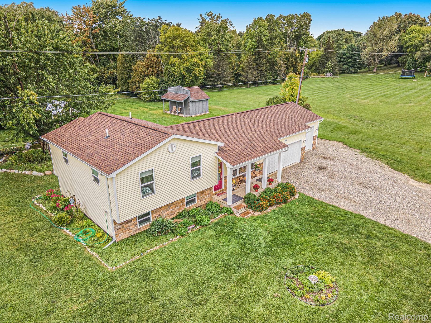 128 Harsen Road Lapeer, MI 48446 - Photo 35 of 42 DJI_0255.jpg