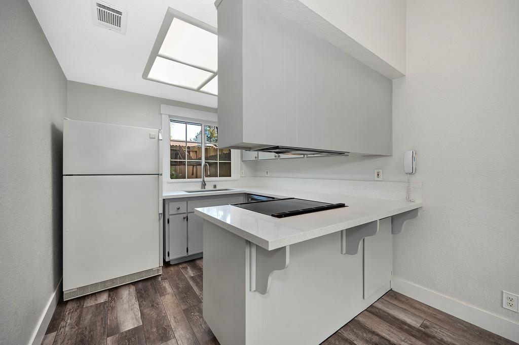 1172 Ravine View Drive Roseville, CA 95661 - Photo 8 of 24