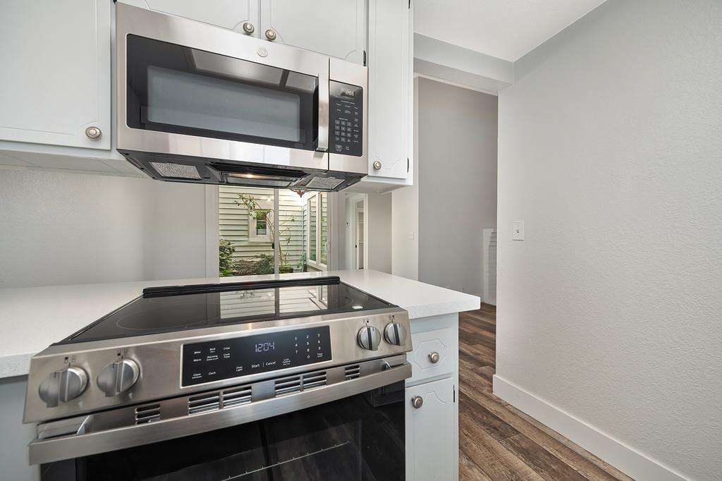 1172 Ravine View Drive Roseville, CA 95661 - Photo 10 of 24