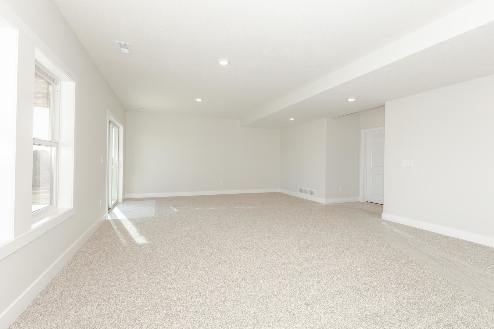 1004 Mount Carmel Road Bloomington, IL 61705 - Photo 39 of 44 an empty room with a window