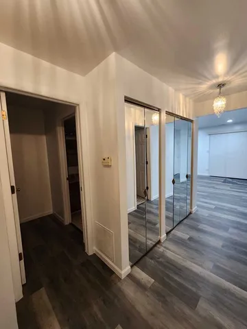 $1,900 | 1781 West Algonquin Road, Unit 2B, Mount Prospect, IL 60056