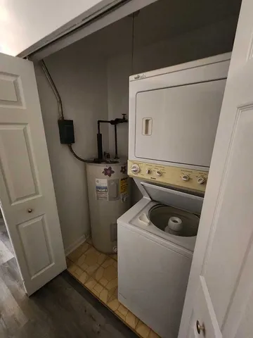 $1,900 | 1781 West Algonquin Road, Unit 2B, Mount Prospect, IL 60056