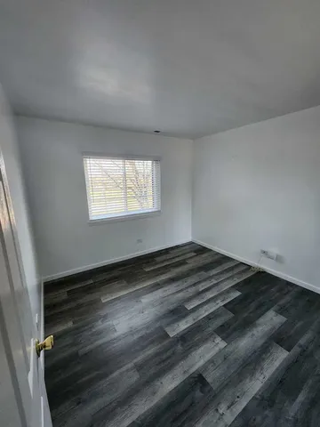 $1,900 | 1781 West Algonquin Road, Unit 2B, Mount Prospect, IL 60056