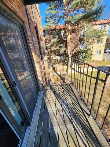 $1,900 | 1781 West Algonquin Road, Unit 2B, Mount Prospect, IL 60056