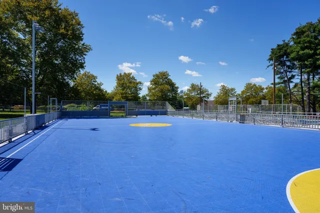 a view of a tennis court