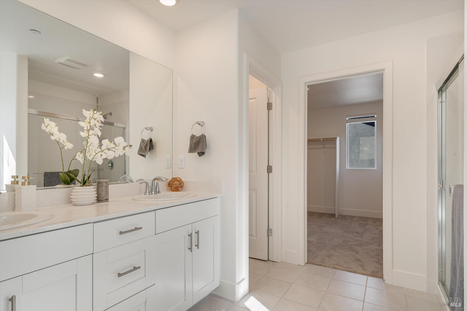 6054 Oxford Place Rohnert Park, CA 94928 - Photo 27 of 44 Primary Bathroom