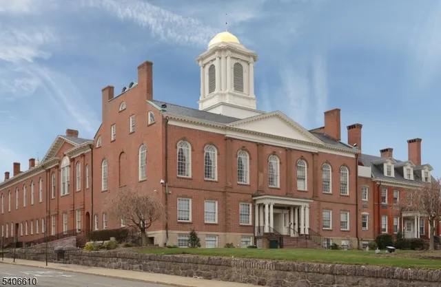 $2,450 | 320 South Street, Unit 12, Morristown, NJ 07960