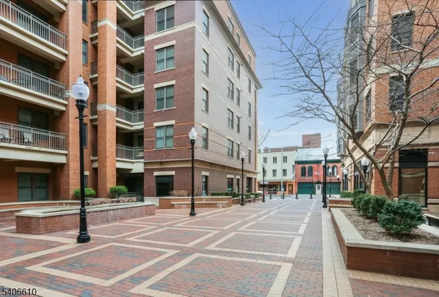 $2,450 | 320 South Street, Unit 12, Morristown, NJ 07960