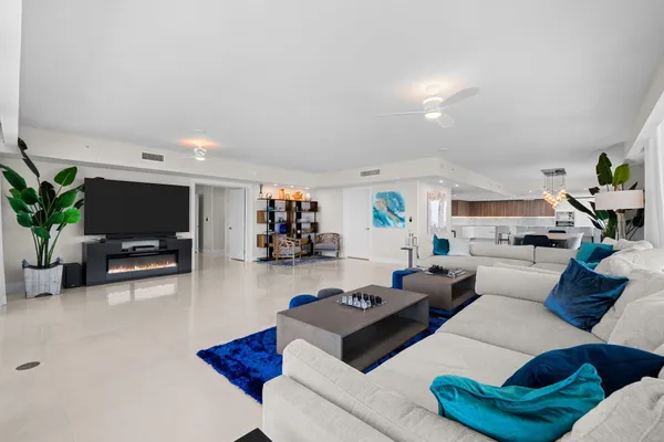$7,000,000 | 730 North Ocean Boulevard, Unit 17011703, Pompano Beach, FL 33062