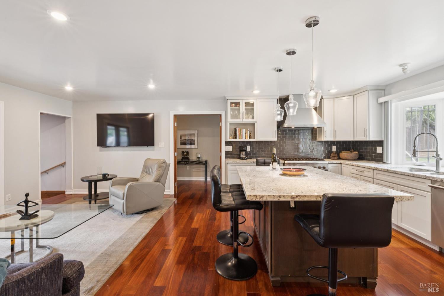 10 North Knoll Road Mill Valley, CA 94941 - Photo 18 of 43 Gallery Image 18