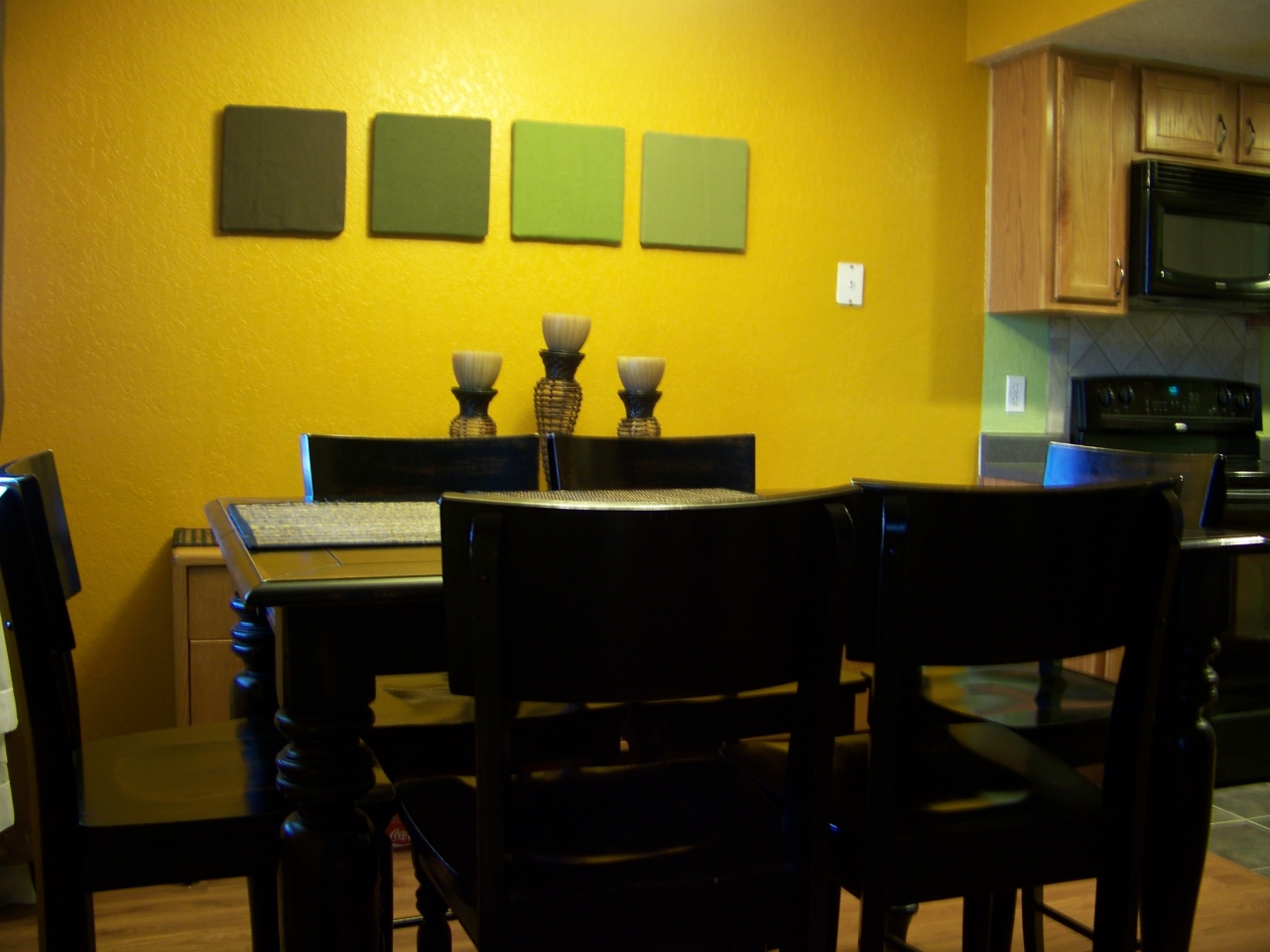 3402 North 32nd Street, Unit 102 Phoenix, AZ 85018 - Photo 2 of 24 DINING ROOM