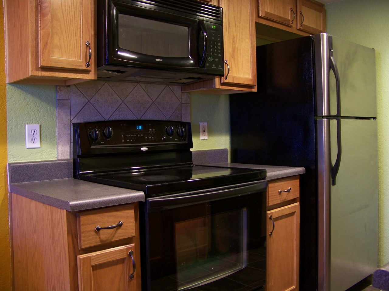 3402 North 32nd Street, Unit 102 Phoenix, AZ 85018 - Photo 5 of 24 TON'S OF STORAGE