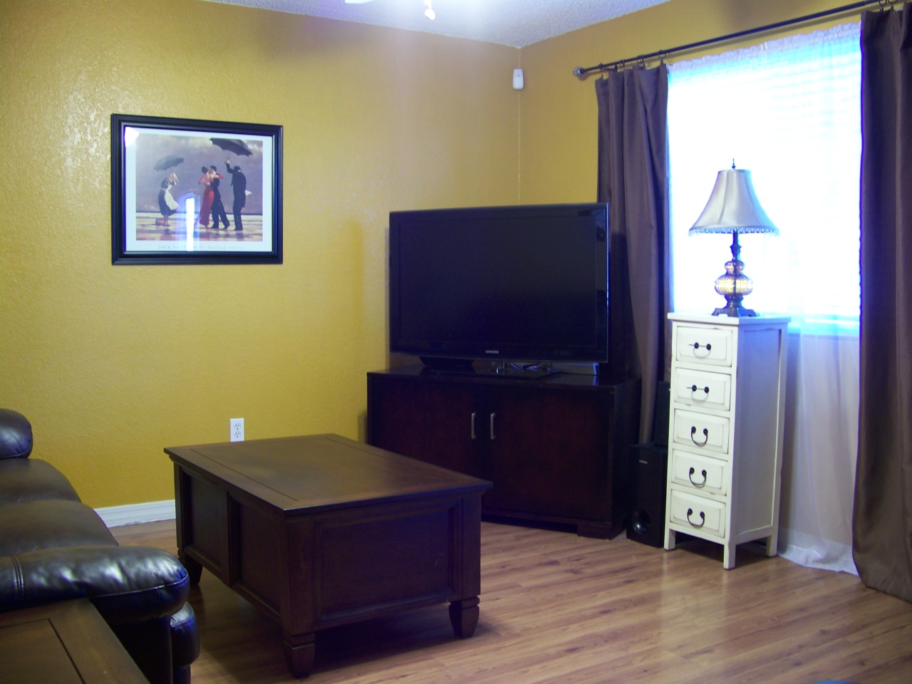3402 North 32nd Street, Unit 102 Phoenix, AZ 85018 - Photo 7 of 24 LIVING ROOM