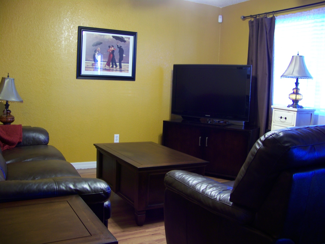 3402 North 32nd Street, Unit 102 Phoenix, AZ 85018 - Photo 9 of 24 LIVING ROOM