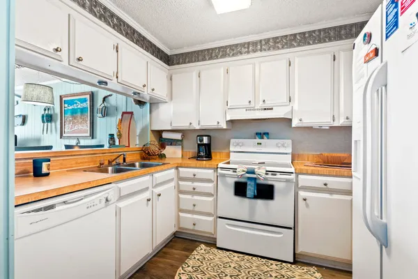 $299,900 | 4315 South Ocean Boulevard, Unit 337, North Myrtle Beach, SC 29582