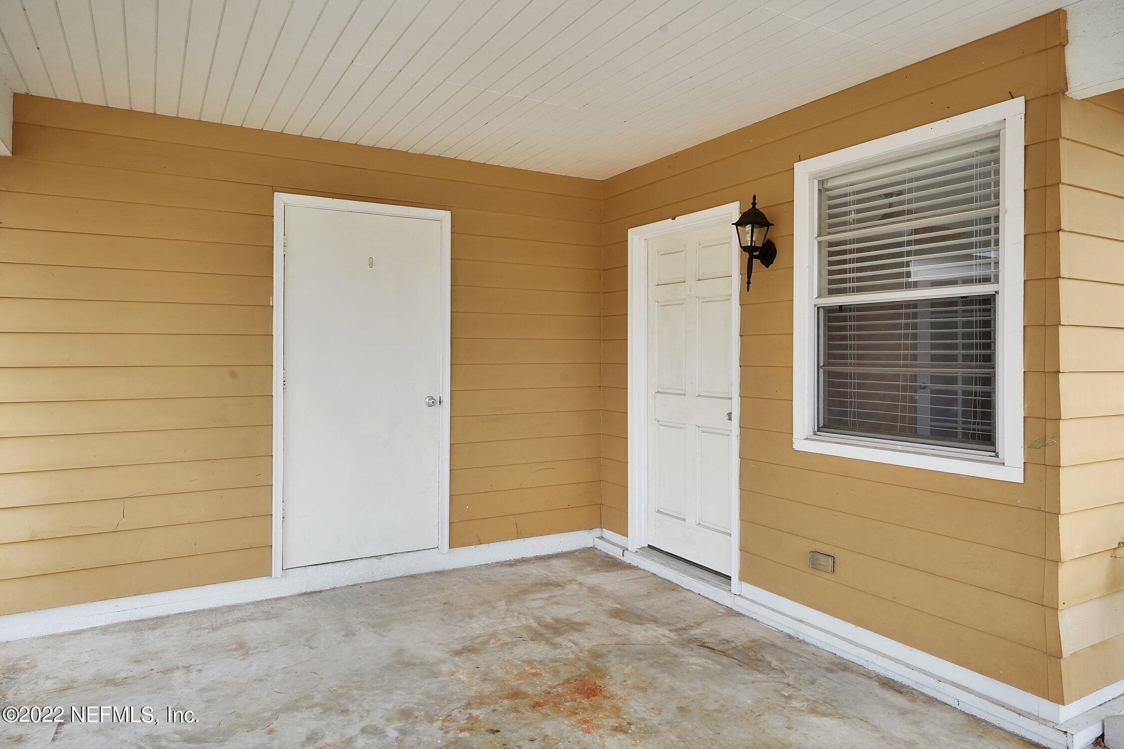208 Baracoa Court St. Augustine, FL 32086 - Photo 31 of 32 a view of an empty room with windows