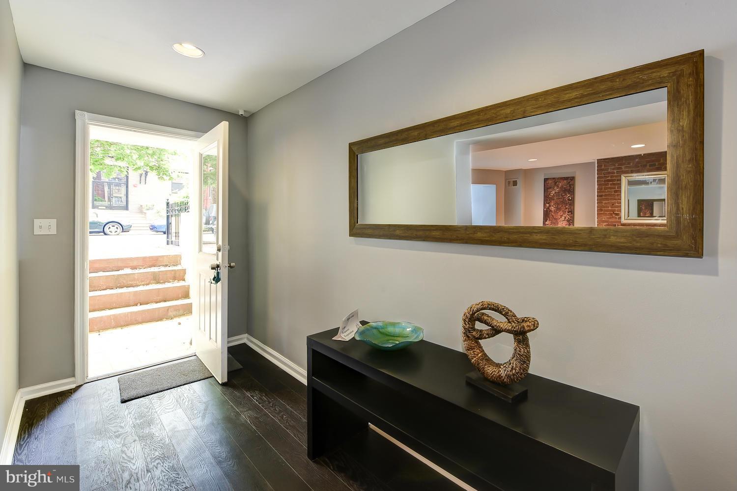 1625 S Street Northwest, Unit 1 Washington, DC 20009 - Photo 5 of 30 Entry