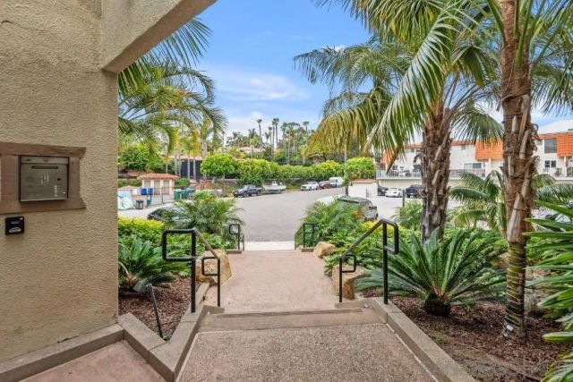 $945,000 | 4513 Cove Drive, Unit 5, Carlsbad, CA 92008