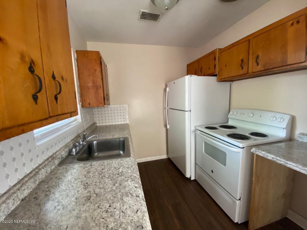 7503 Merrill Road Jacksonville, FL 32277 - Photo 17 of 23 Kitchen