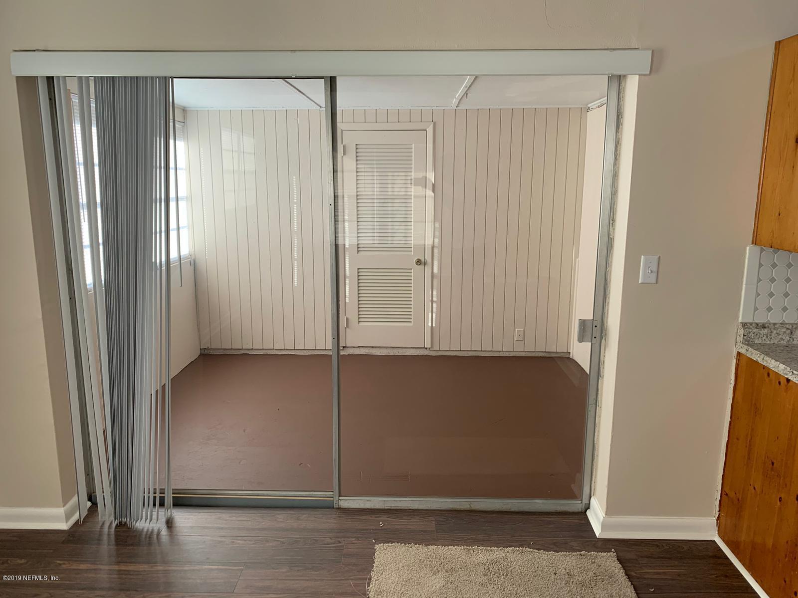 7503 Merrill Road Jacksonville, FL 32277 - Photo 4 of 23 Florida room