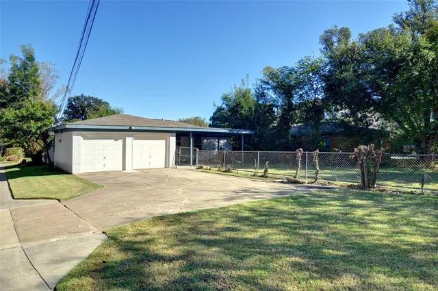 $2,300 | 3700 Jeanette Drive, Fort Worth, TX 76109