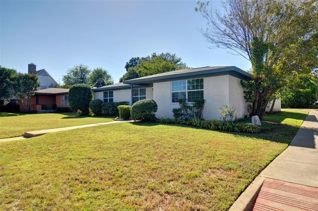 $2,300 | 3700 Jeanette Drive, Fort Worth, TX 76109