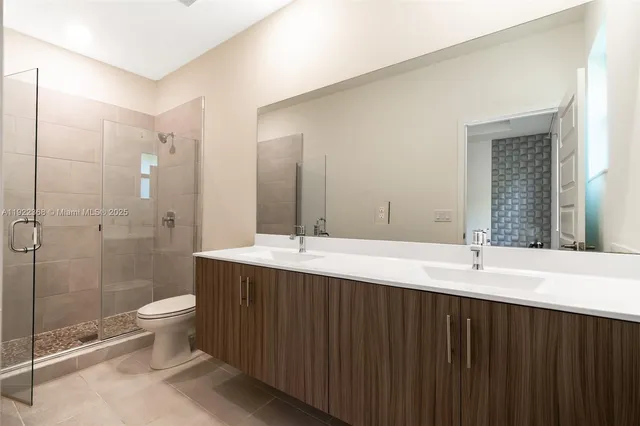 $599,999 | 15824 Northwest 91st Court, Miami Lakes, FL 33018