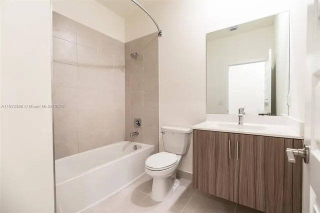 $599,999 | 15824 Northwest 91st Court, Miami Lakes, FL 33018