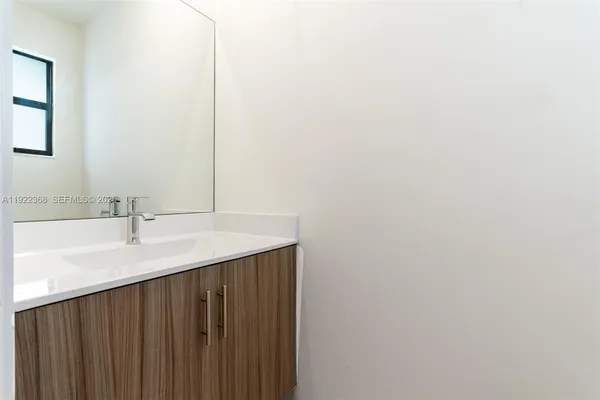 $599,999 | 15824 Northwest 91st Court, Miami Lakes, FL 33018