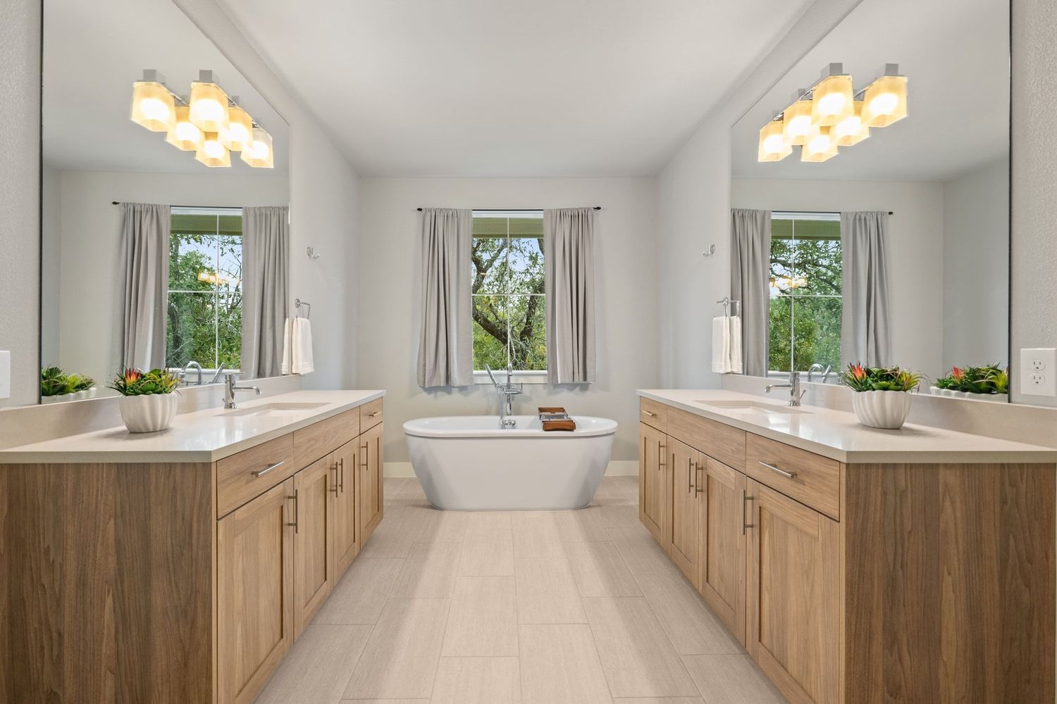 7806 Ryans Way Austin, TX 78726 - Photo 7 of 21 Primary bath with soaking tub and dual vanities with tons of storage