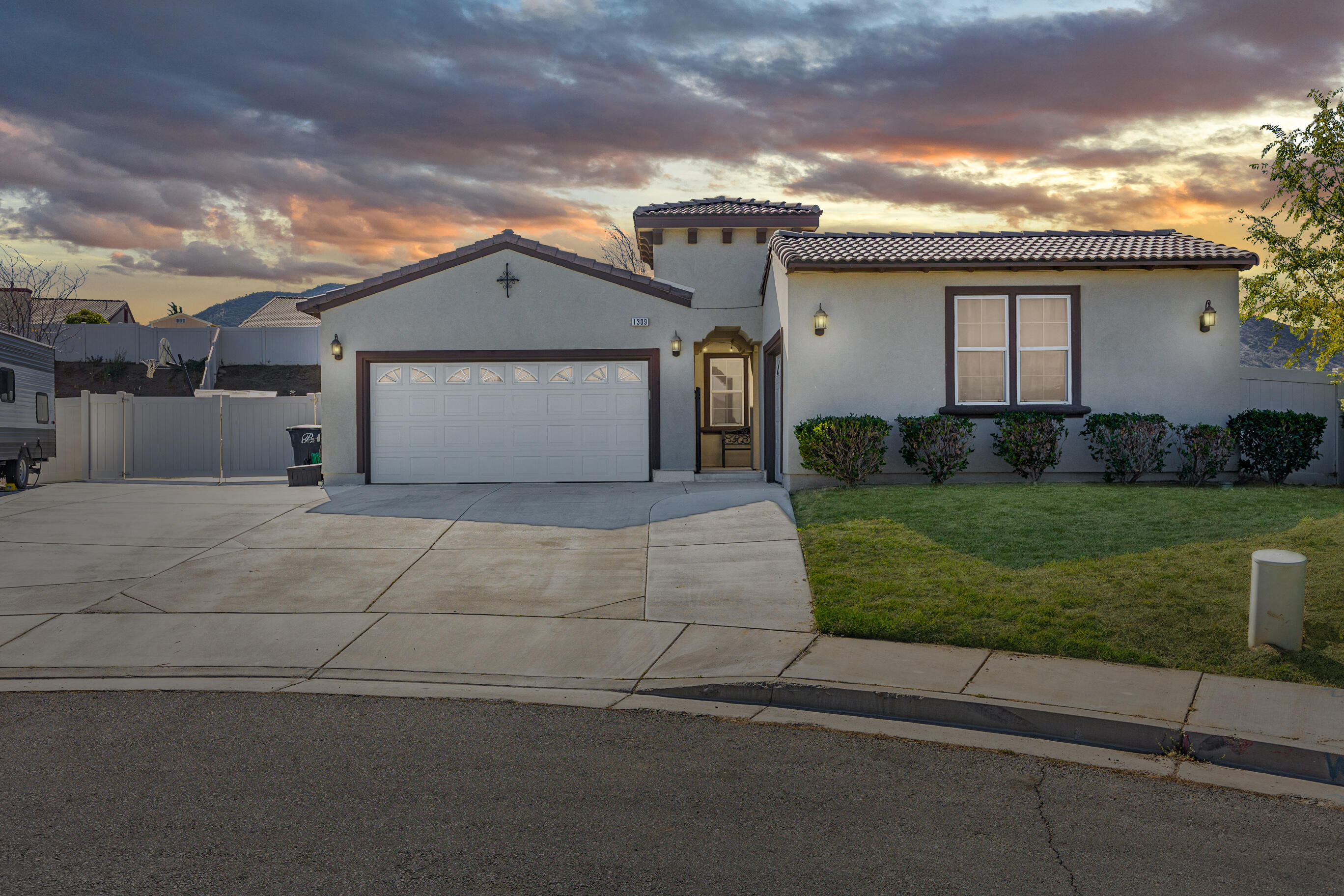 1309 Miranda Court Tehachapi, CA 93561 - Photo 1 of 29 DUSK