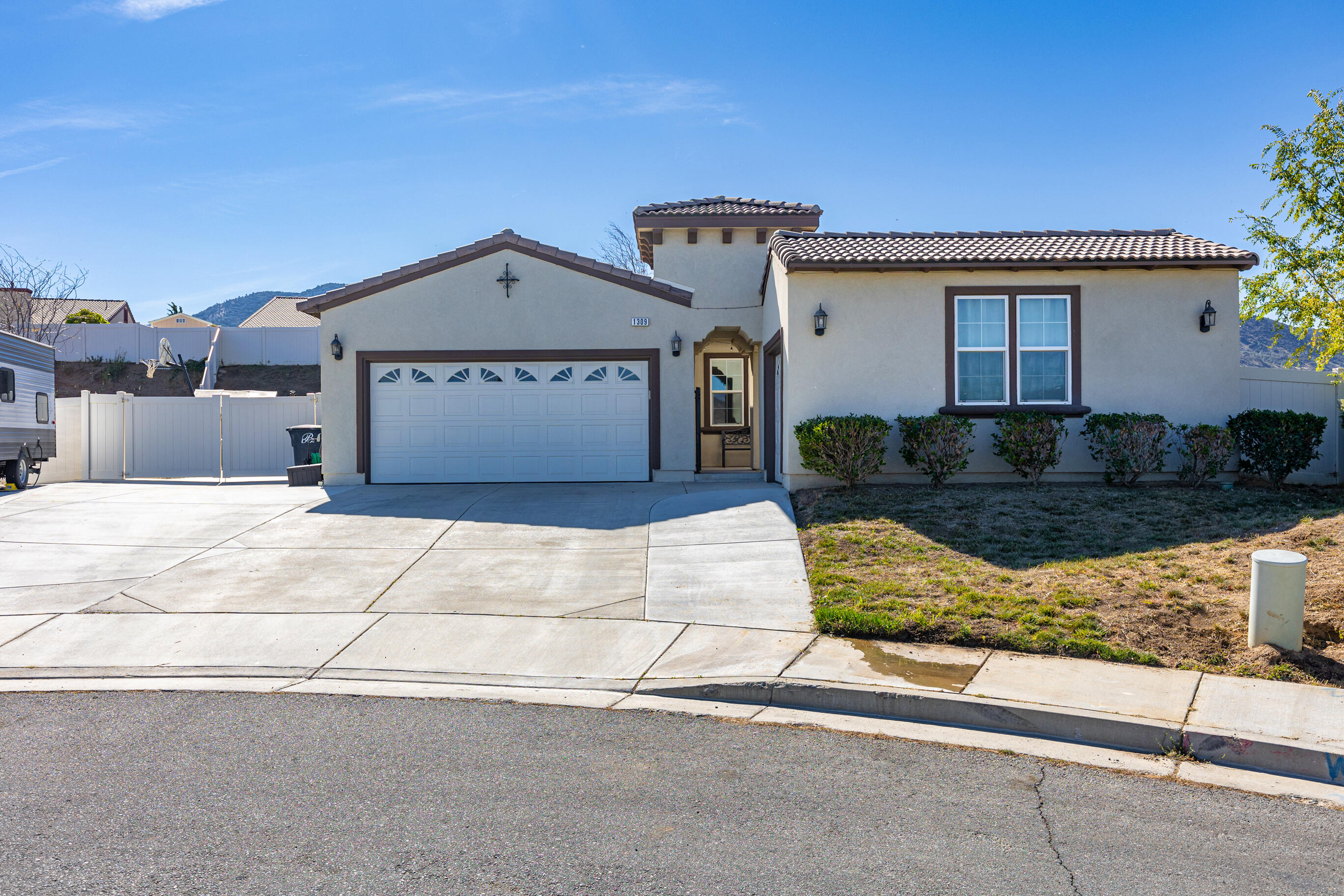 1309 Miranda Court Tehachapi, CA 93561 - Photo 2 of 29 6Y9A72334098