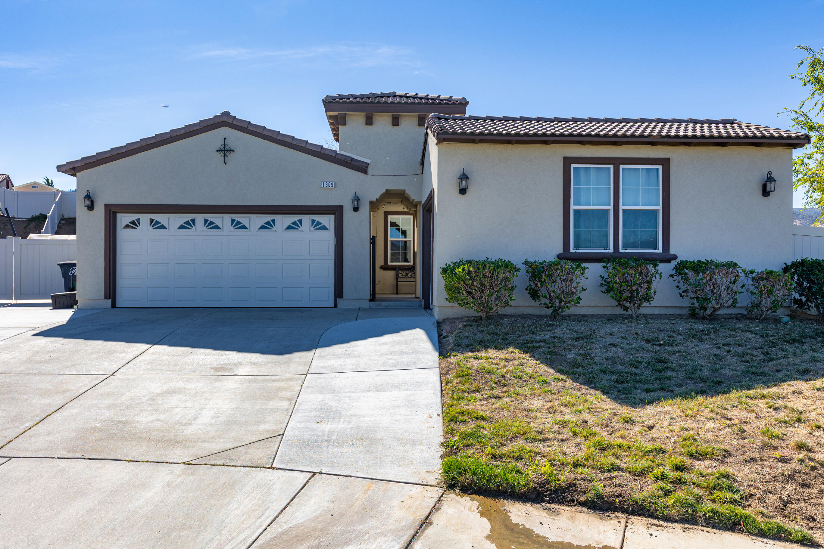 1309 Miranda Court Tehachapi, CA 93561 - Photo 3 of 29 6Y9A72344098