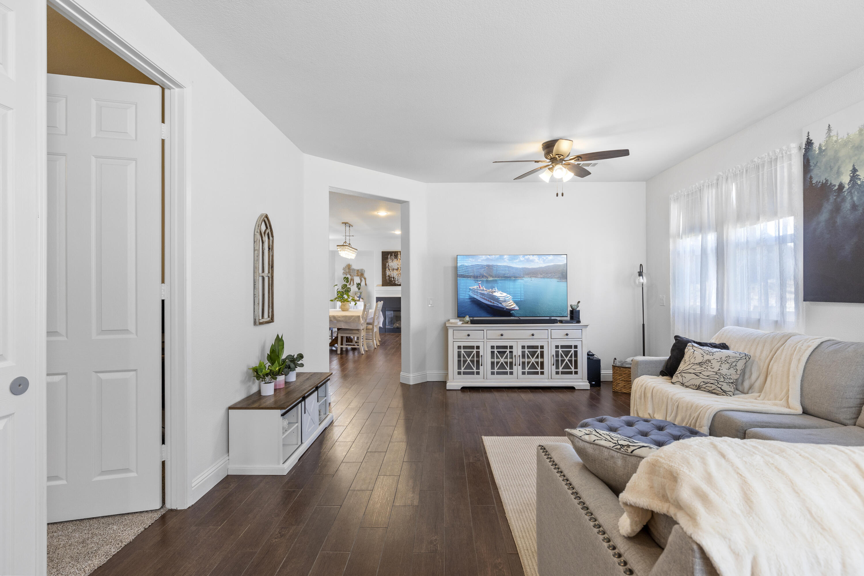 1309 Miranda Court Tehachapi, CA 93561 - Photo 5 of 29 6Y9A7386