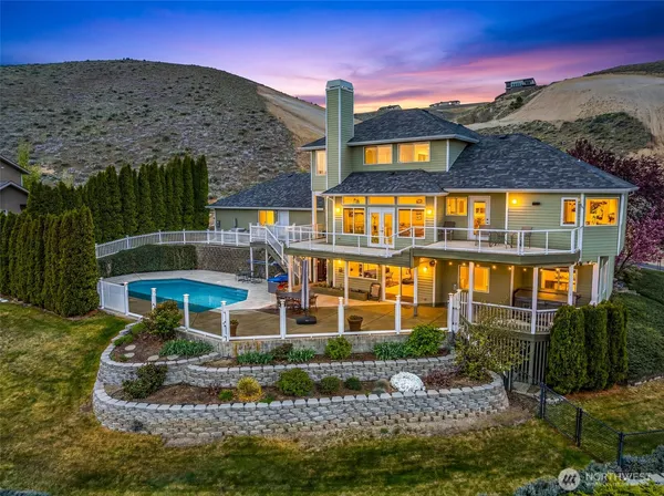 $969,000 | 591 Daniels Drive Northeast, East Wenatchee, WA 98802